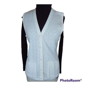 PENMANS Vintage knit granny cardigan pearl button size Medium Made in Canada